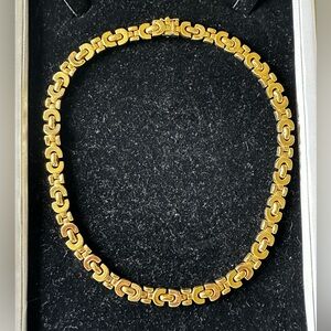 14 Karat Gold Choker - excellent condition